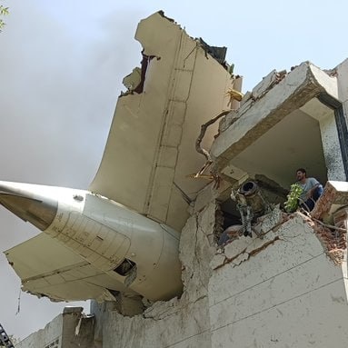 Hindistan'da Uçak Kazası: 204 Kişi Hayatını Kaybetti