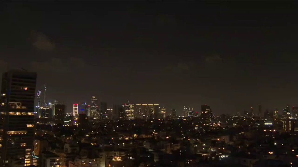 Tel Aviv'de Hava Savunma Füzesi Arızalandı, Düştü