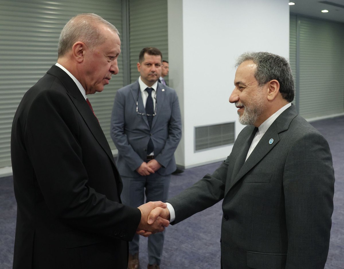 Cumhurbaşkanı Erdoğan İran Dışişleri Bakanı Erakçi ile Görüştü