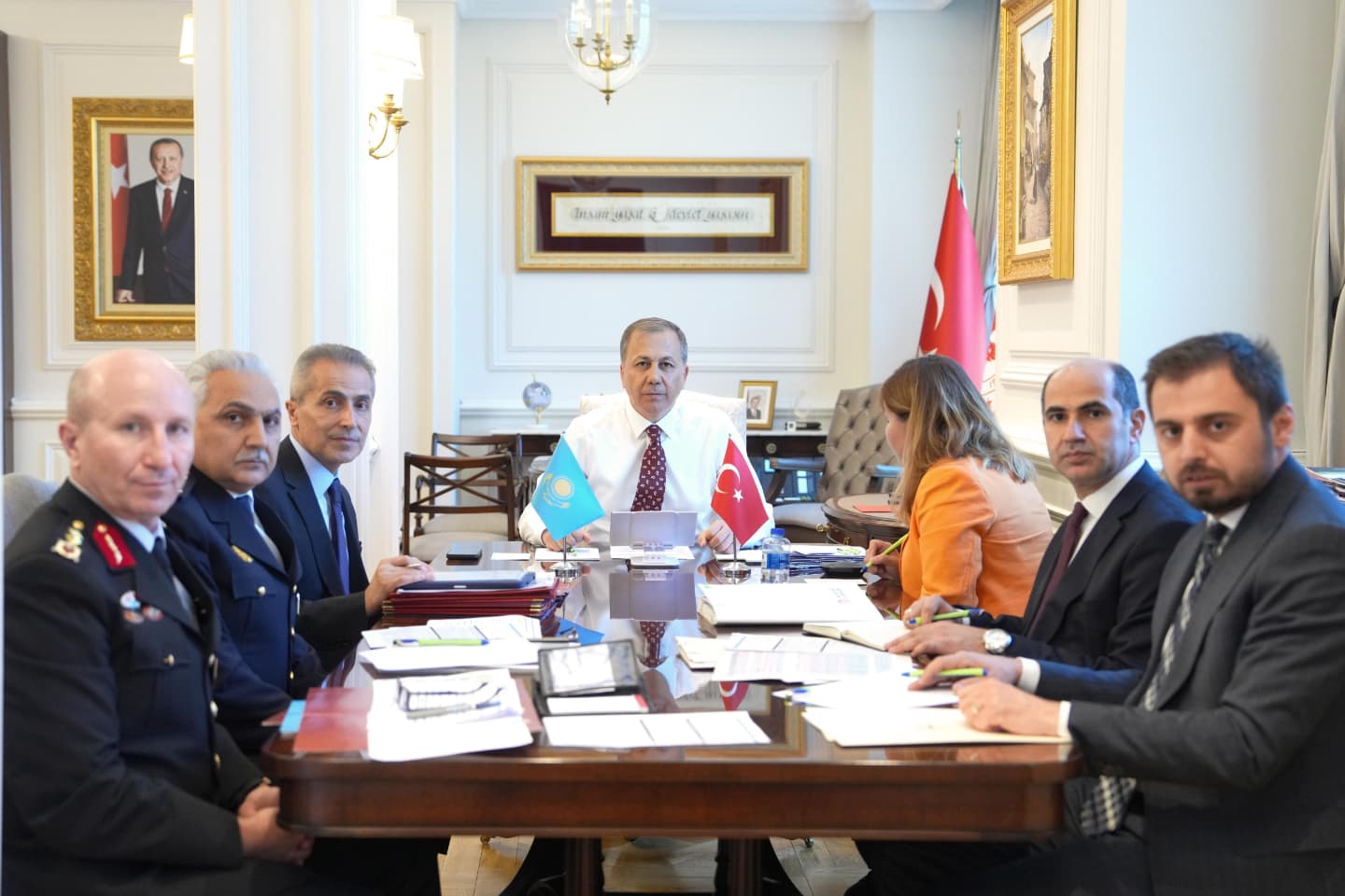 İçişleri Bakanı Yerlikaya, Kazakistan İçişleri Bakanı Sadenov ile Görüşme Gerçekleştirdi
