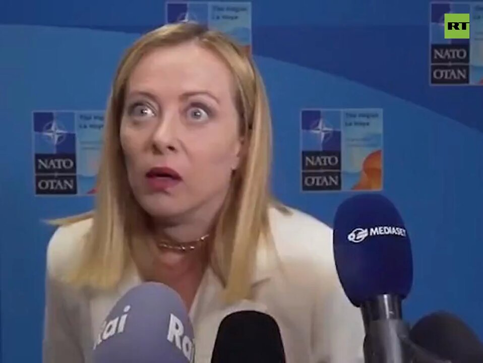 İtalya Başbakanı Meloni'nin Röportajdaki Mimikleri Gündem Oldu