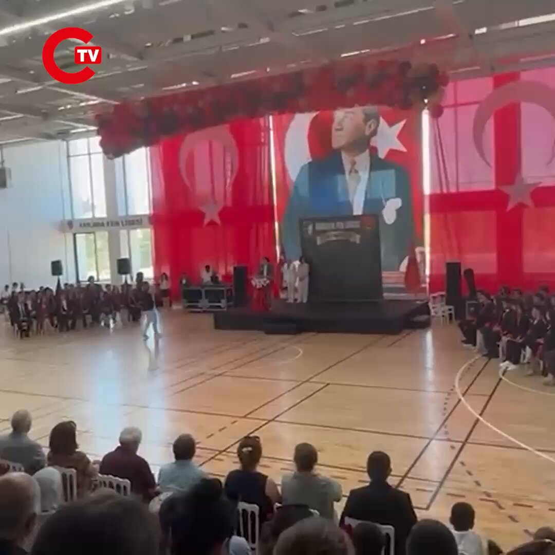 Ankara Fen Lisesi Öğrencileri Müdürünü Protesto Etti