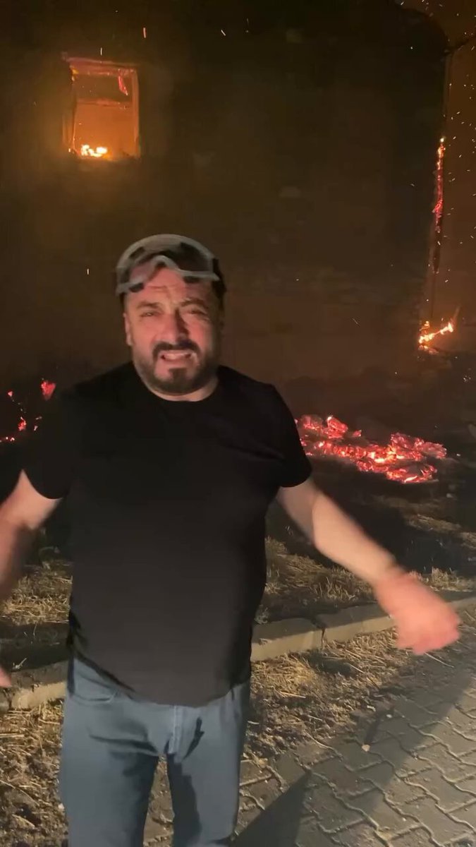 Ödemiş'te Kontrol Dışı Yangın: Evler Yanıyor, Yardım Çağrıları Artıyor