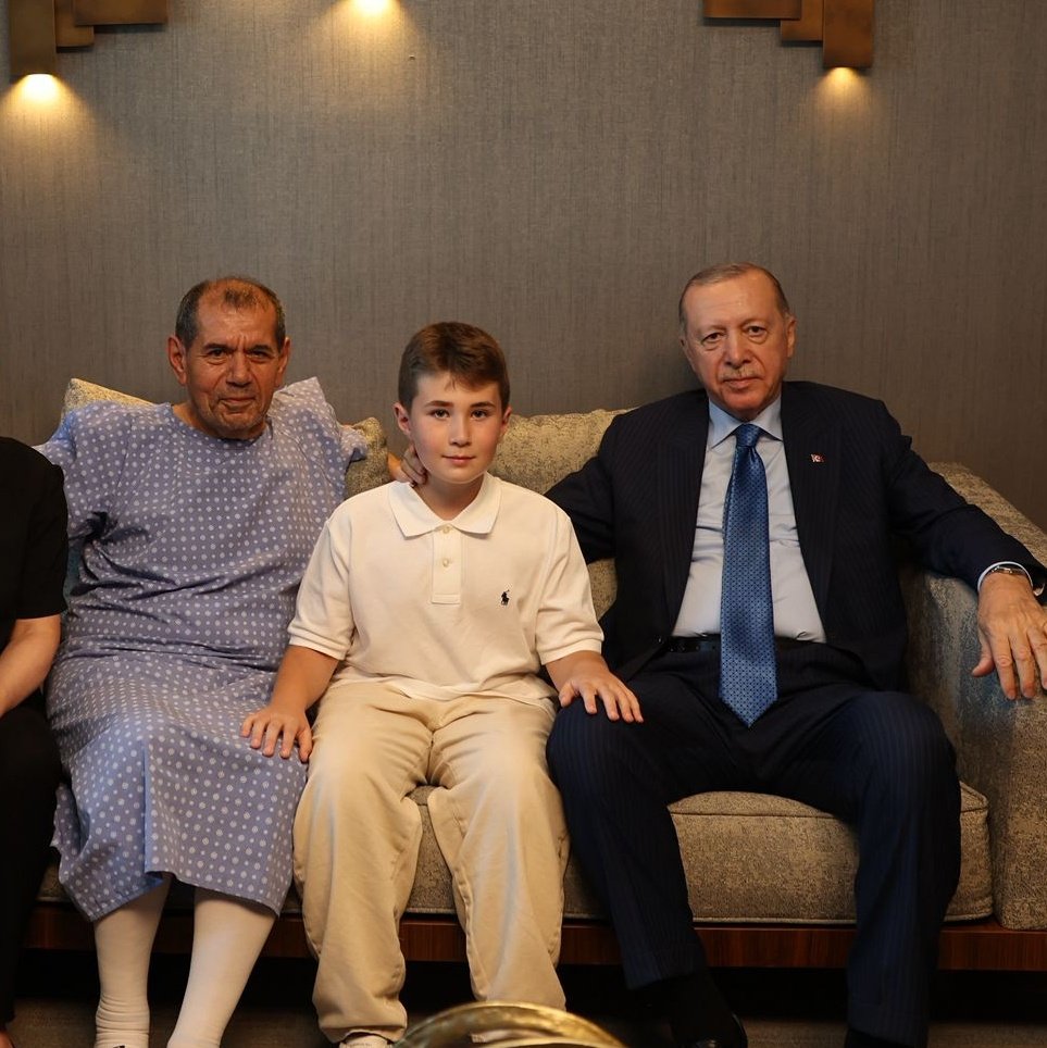 Cumhurbaşkanı Erdoğan, Operasyon Geçiren Dursun Özbek'i Hastanede Ziyaret Etti