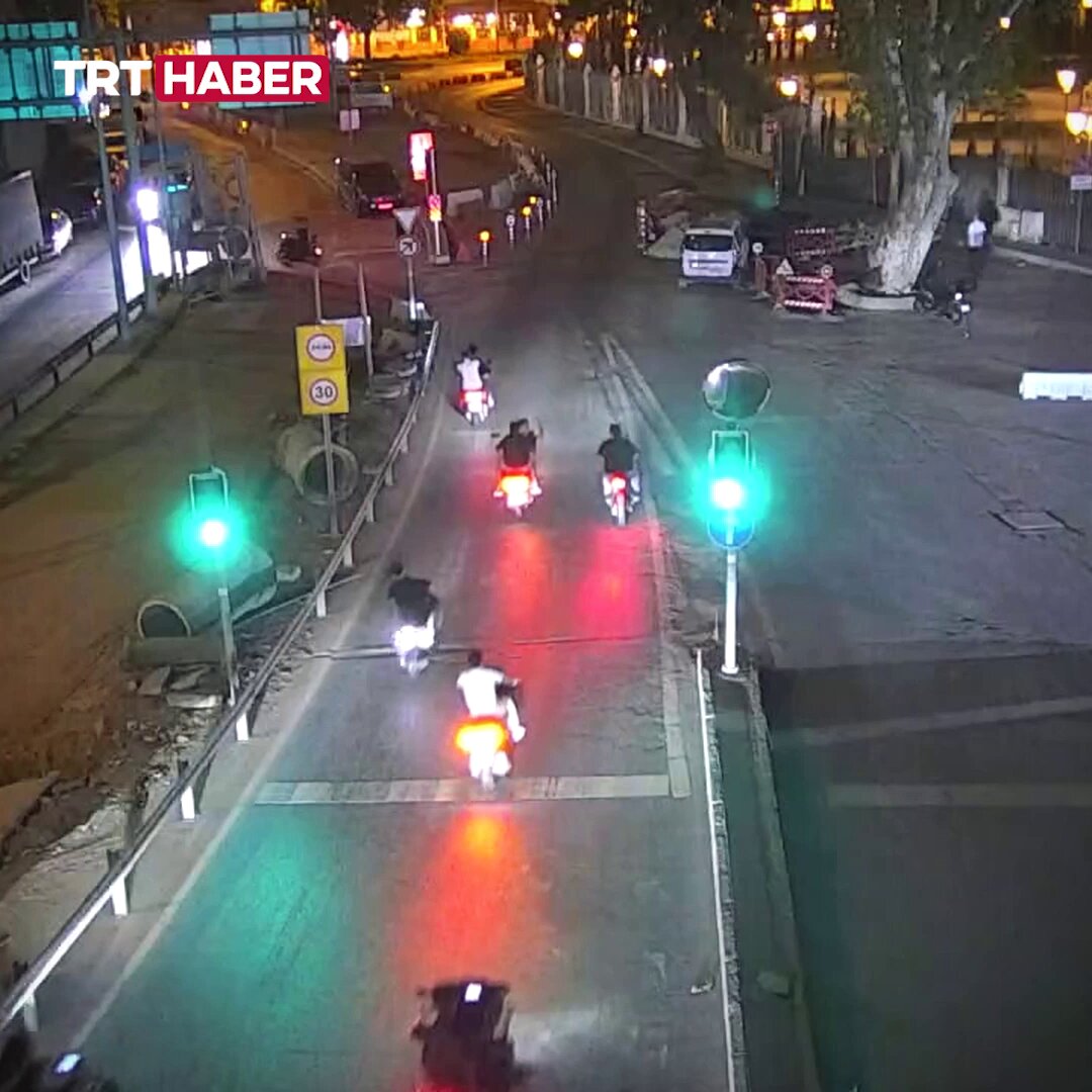 Beyoğlu'nda Tüneli Kapatarak Trafiği Felç Eden Motosikletçilere Ağır Ceza