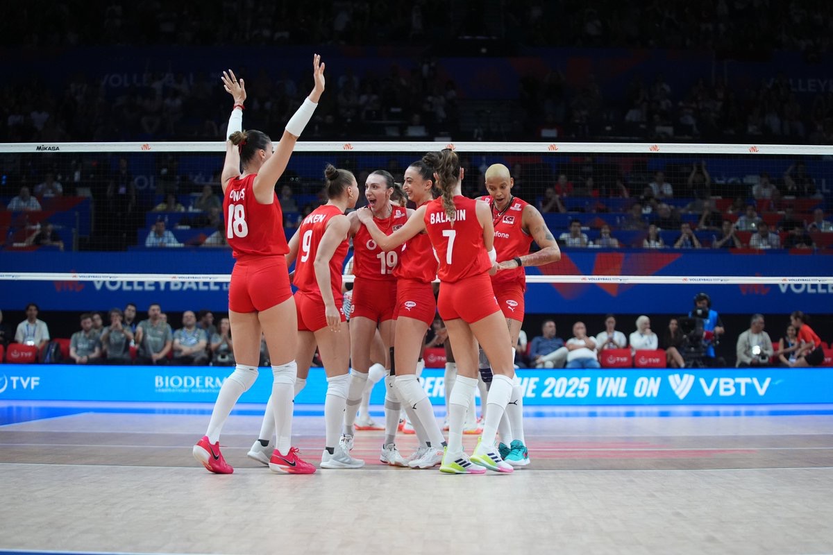 Filenin Sultanları Hollanda'yı 3-0 Mağlup Ederek Milletler Ligi Finallerine Katılımı Garantiledi