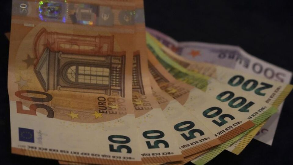 Hazine'den 6 Yıllık Euro Cinsi Borçlanma Kararı