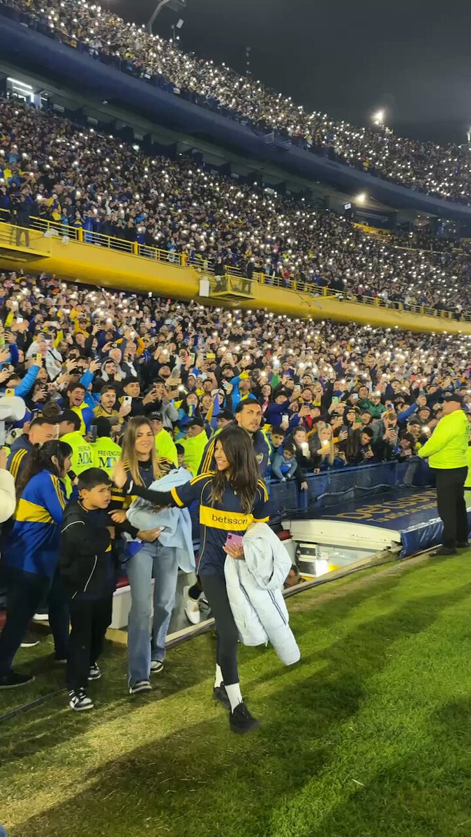 Boca Juniors'a Taraftar Akını: Leandro Paredes'in İmza Töreni Rekor Kırdı