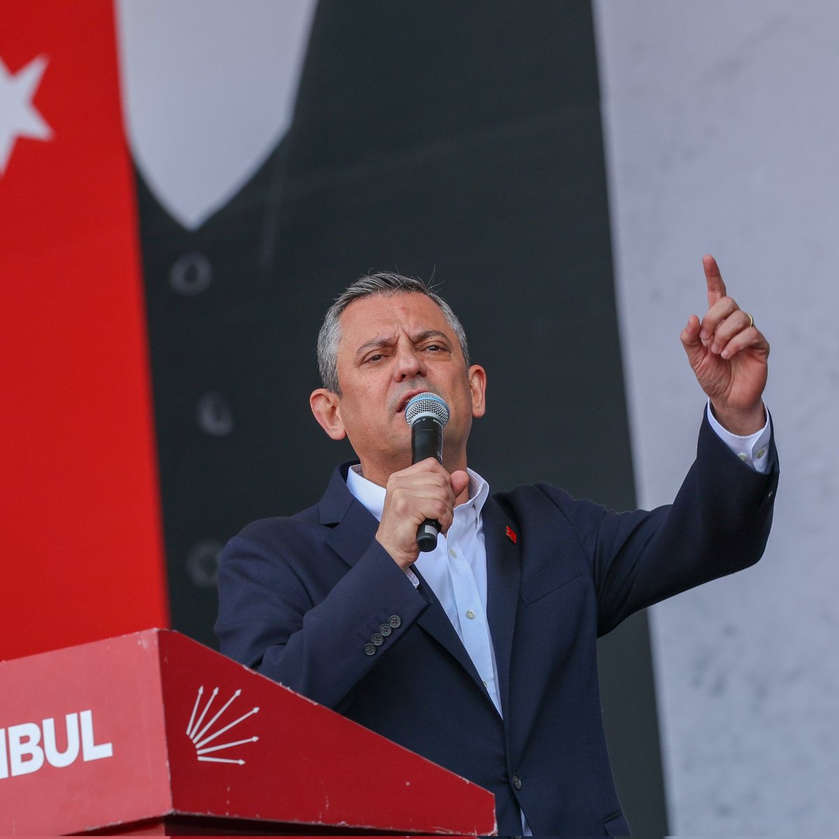 Özgür Özel'den Siyasi Çatı Kurma Girişimine Tepki: 