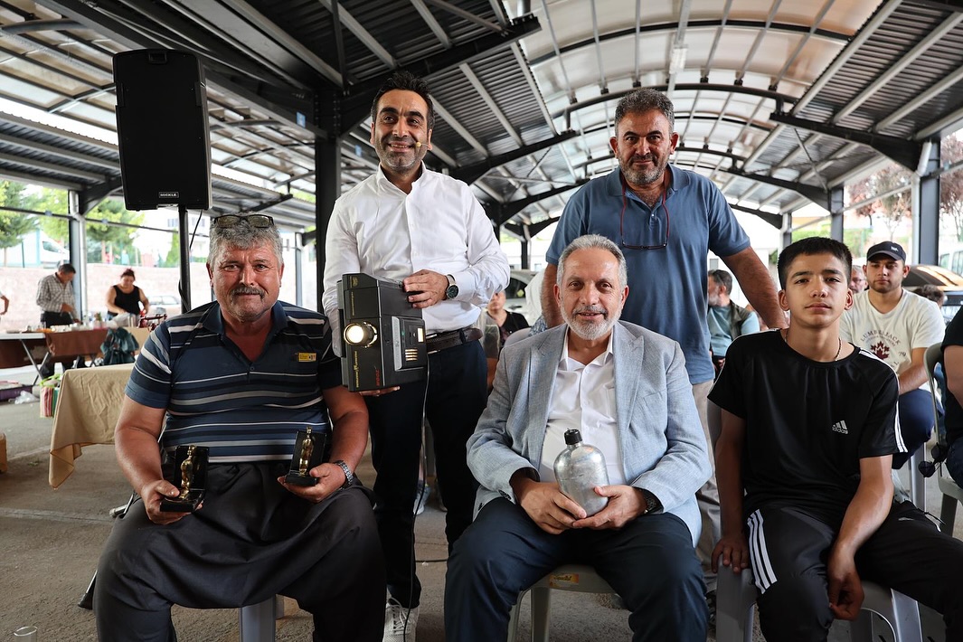 Talas'ta Antika Pazarında Mezat Heyecanı