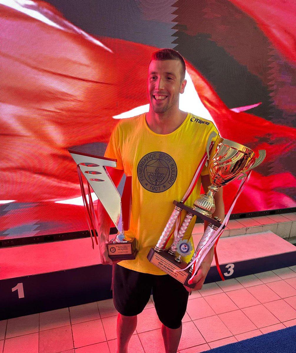 Galatasaray'dan Alınan Yüzme Kupası, Fenerbahçe'ye Transfer Oldu