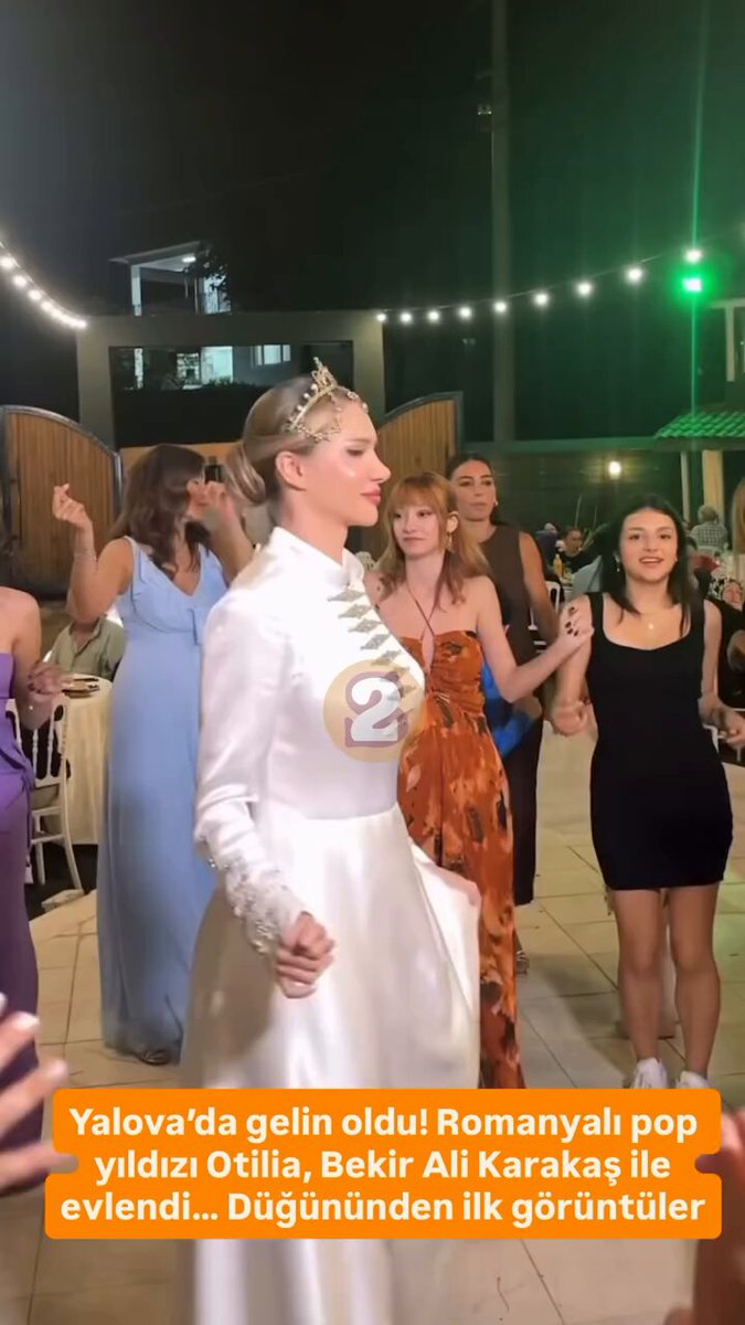 Sanatçı Otilia, Yalova'da Evlendi
