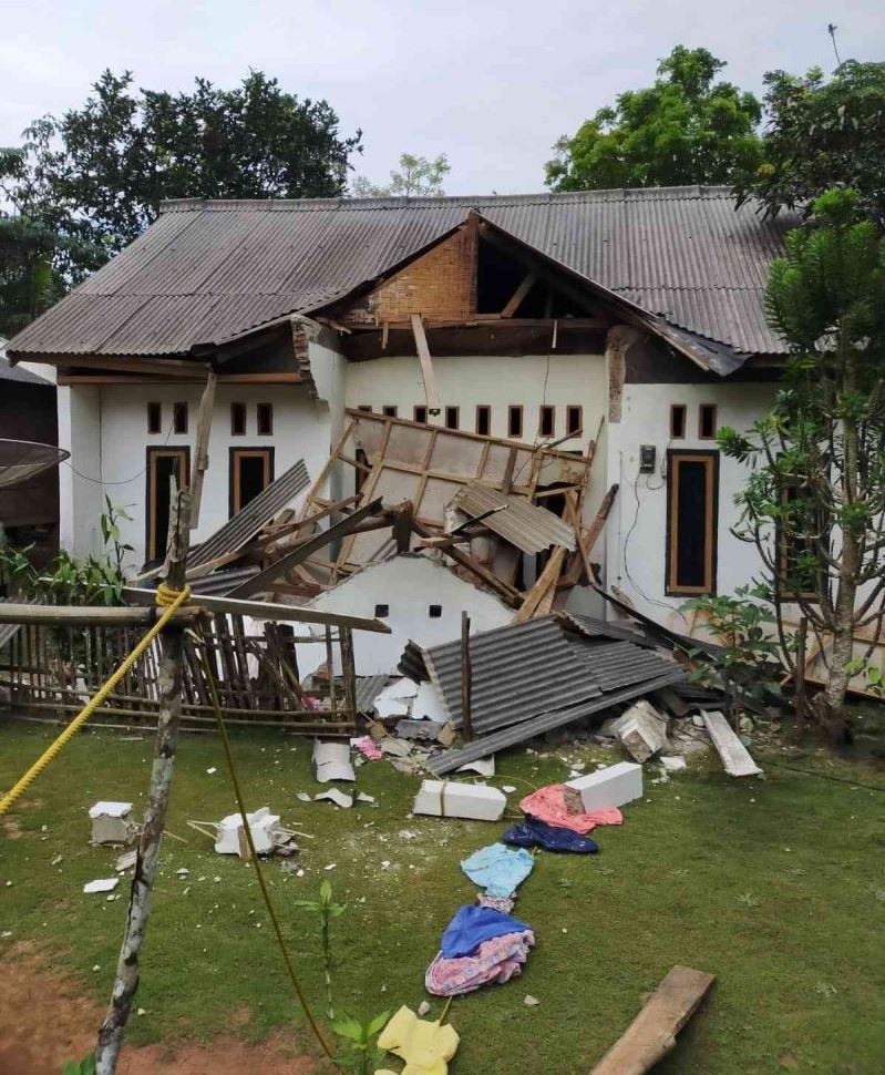 Endonezya’da 6,7 büyüklüğünde deprem