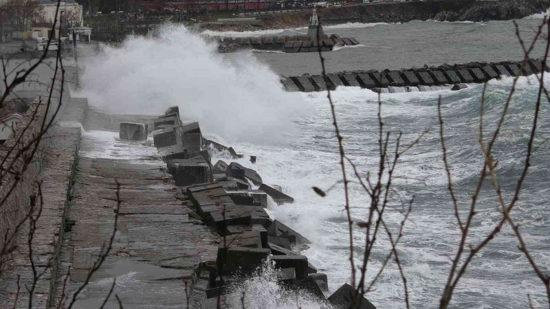 Batı Karadeniz’de kuvvetli fırtına
