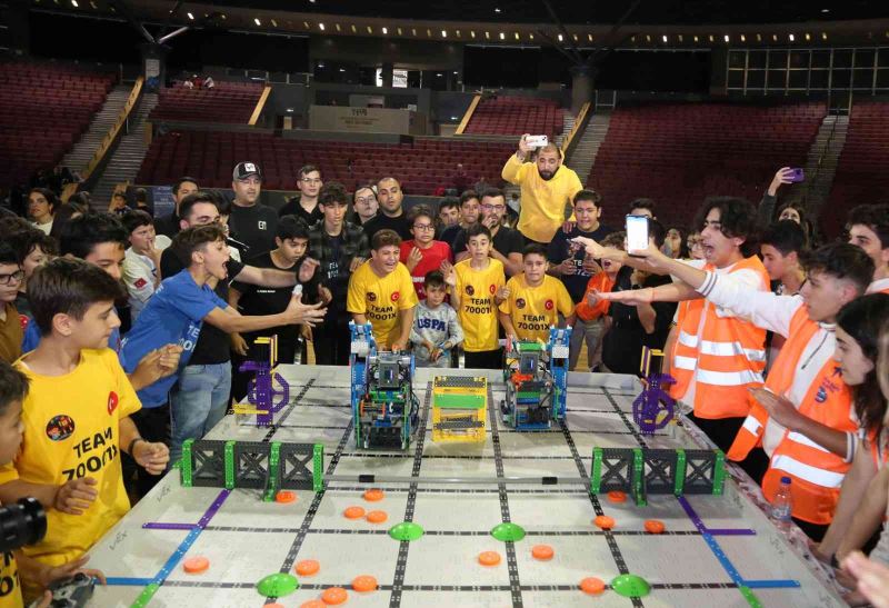 Küçükçekmece, Dünya’nın en büyük robotics turnuvasına ev sahipliği yaptı
