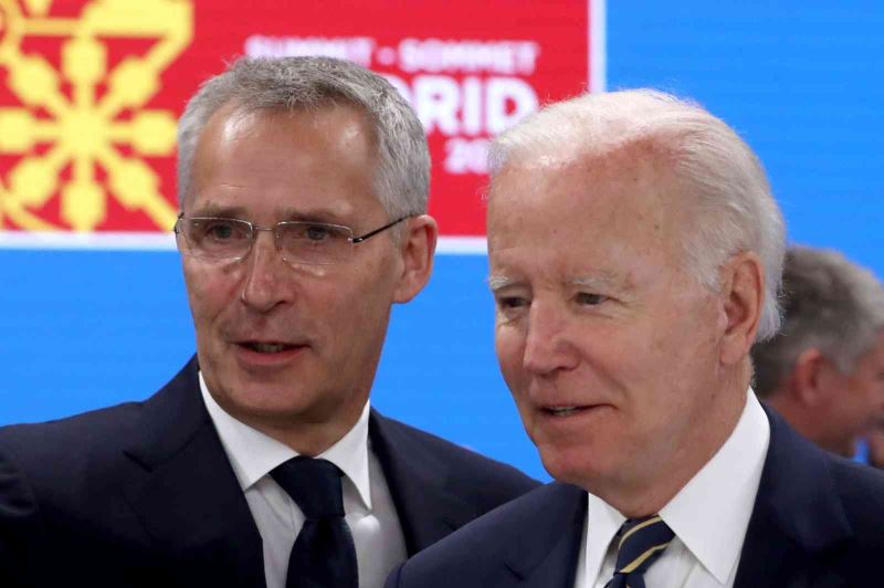 NATO liderleri zirvenin ikinci gününde toplandı