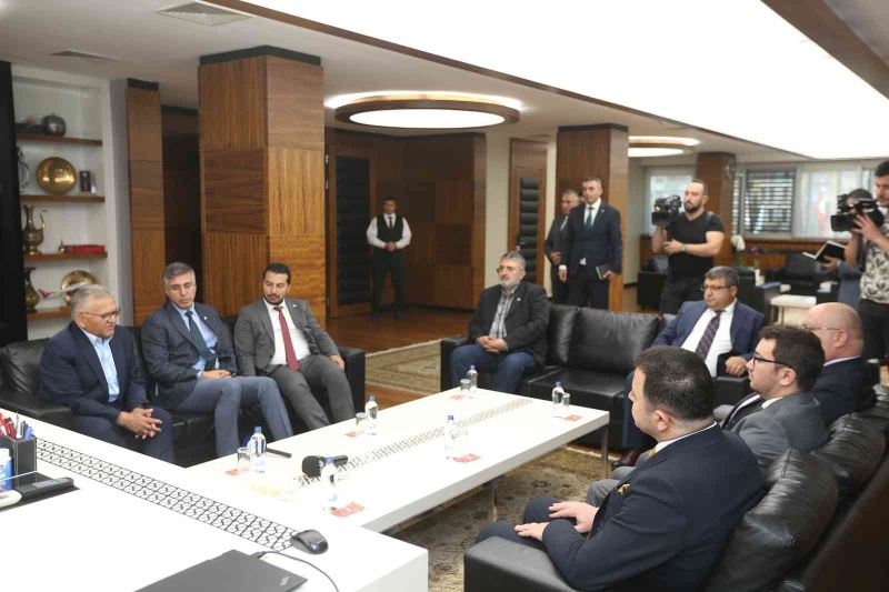 Başkan Büyükkılıç, Kayseri OSB’nin yeni yönetimini ağırladı