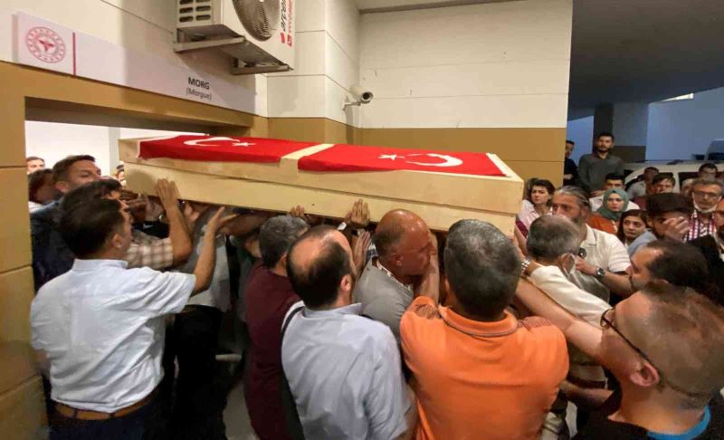 Silahlı saldırıda hayatını kaybeden doktor Ekrem Karakaya’nın cenazesi memleketine uğurlandı
