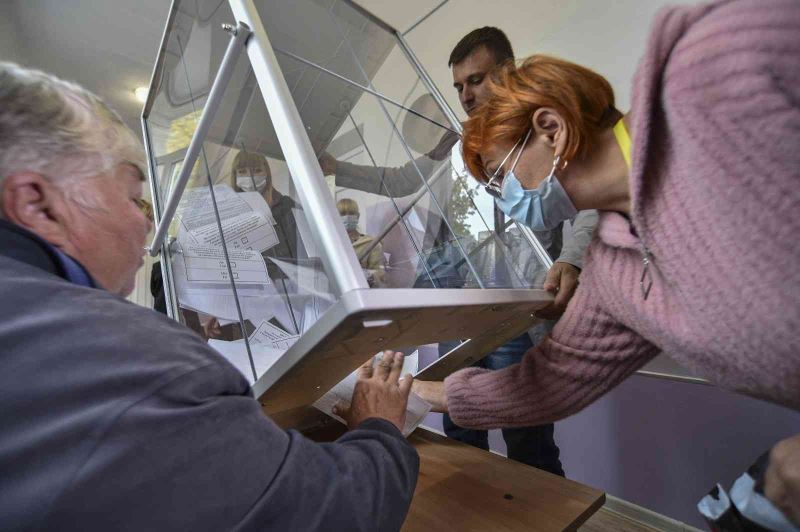 Luhansk, Herson ve Zaporijya’daki sözde referandumlarda oy sayma işlemi sona erdi