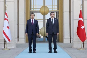 Cumhurbaşkanı Yardımcısı Cevdet Yılmaz, KKTC Başbakanı Ünal Üstel ile İşbirliği Anlaşması İmzaladı